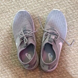 Nike Light Gray Athletic Shoes